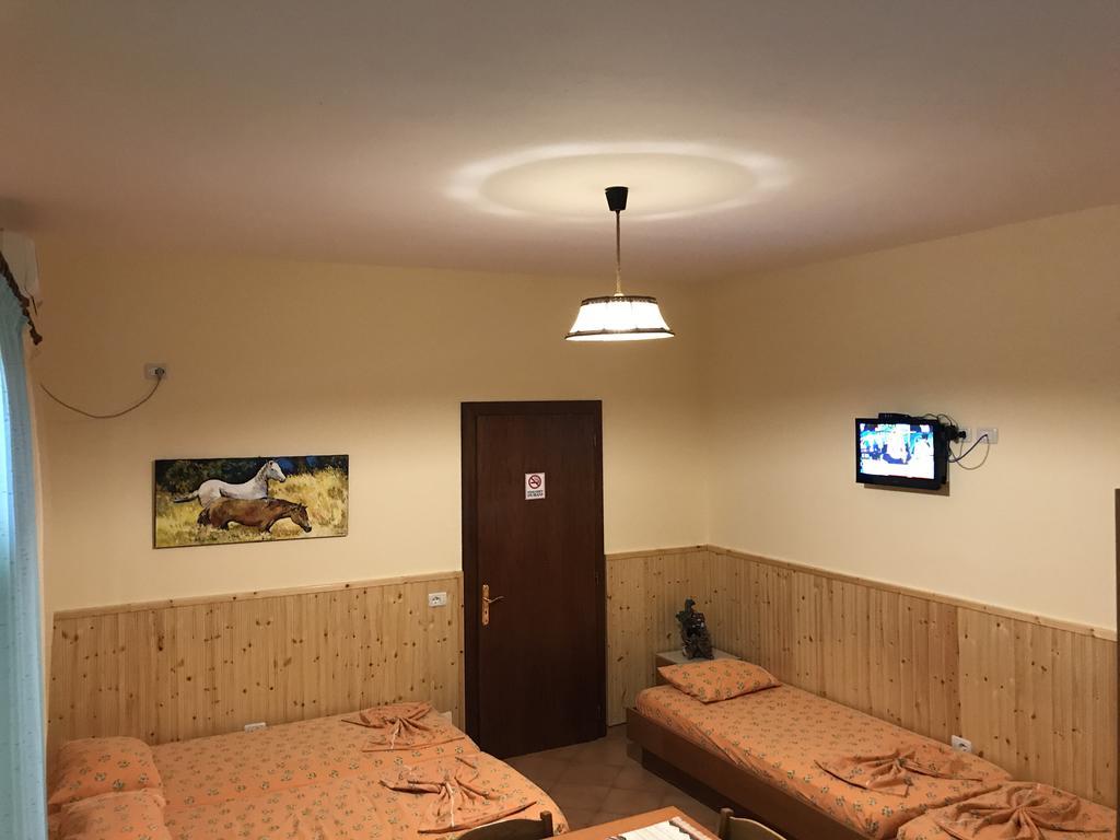 Guroal Holiday House Shengjin Luaran gambar